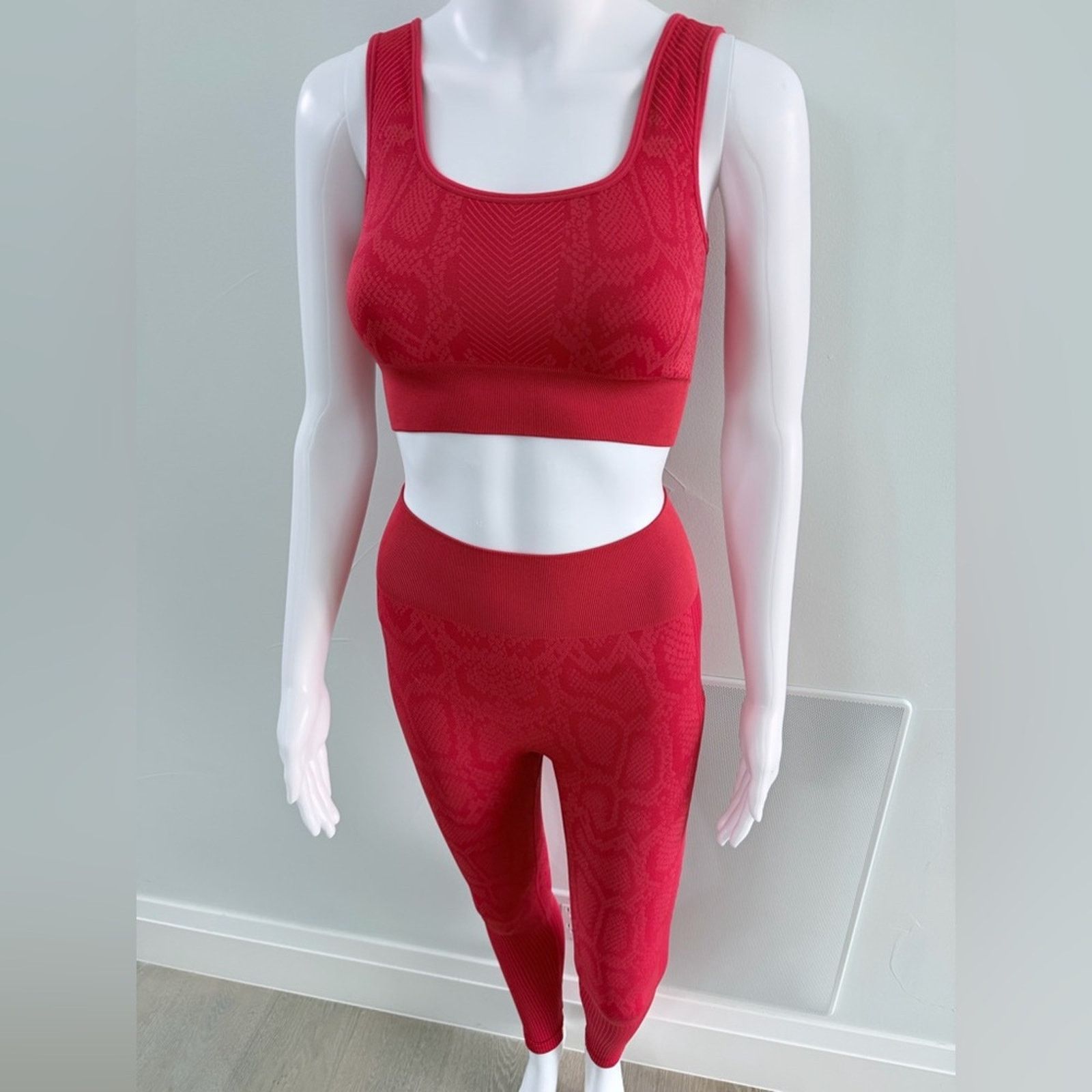 Other Yoga Gym Fitness Lounge Red Two-Piece Activewear Set Size 26" / US 2 / IT 38 - 9 Thumbnail