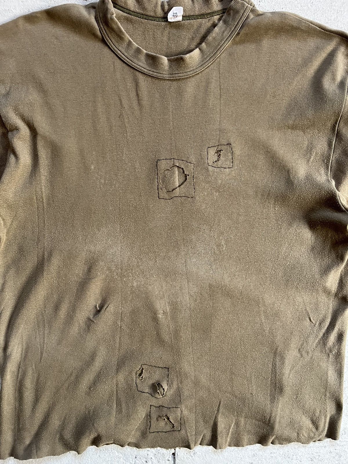 Vintage Vintage Faded Single Stitch Repaired Army Olive Tee Size US M / EU 48-50 / 2 - 2 Thumbnail
