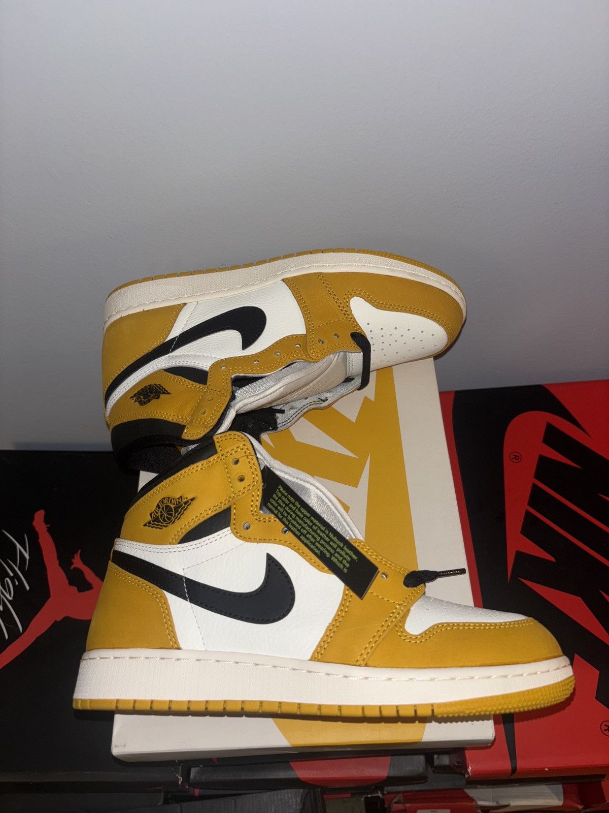 Jordan Brand AIR JORDAN 1 Retro HIGH OG Size US 7 / EU 40 - 3 Thumbnail