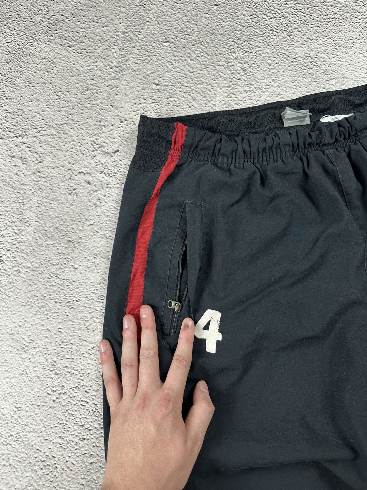 Nike Vintage Nike Nylon Trackpants Baggy Y2K Drill Style Size US 32 / EU 48 - 7 Thumbnail