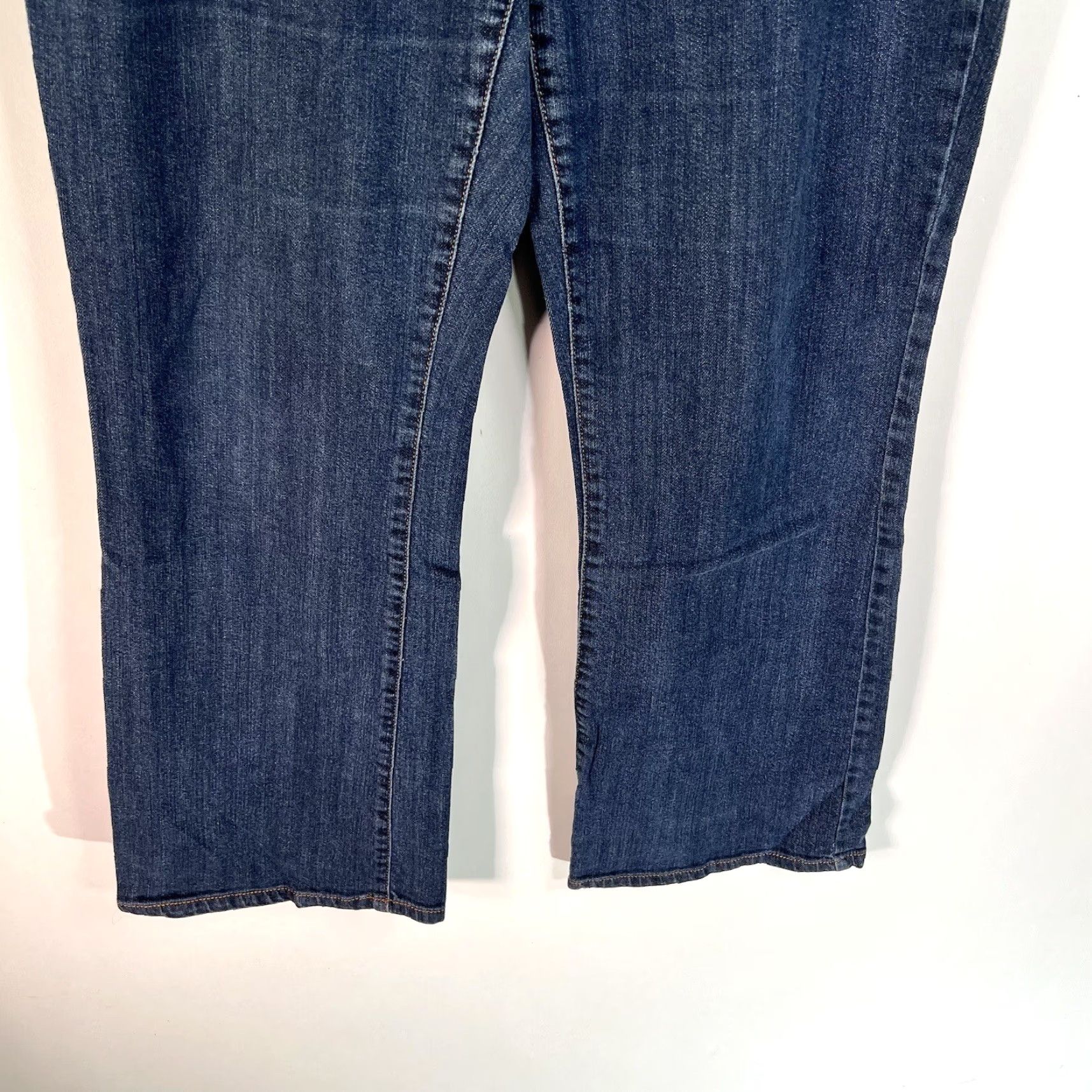 Vintage Dana Buchman Signature Denim Jeans Women 14 Blue 36X30 Straight Leg Pocket Comfort Stretch Denim Jeans Womens Size 36" / US 14 / IT 50 - 4 Thumbnail