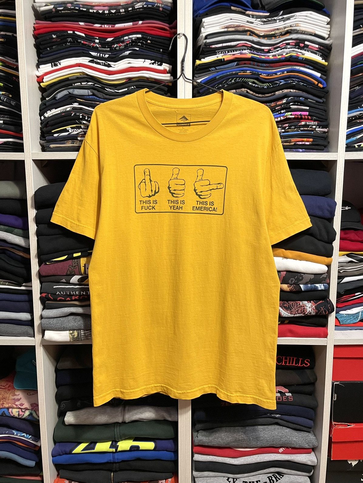 Emerica Vintage Y2K Fuck You Middle Finger Emerica Hook Ups T-Shirt Size US L / EU 52-54 / 3 - 2 Thumbnail