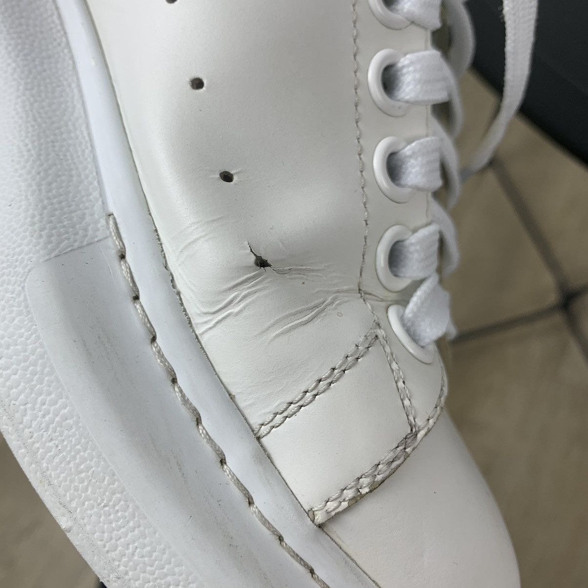 Alexander McQueen Alexander Mcqueen White Leather Sneakers Shoes Size 38 Italy Size US 8 / IT 38 - 15 Thumbnail