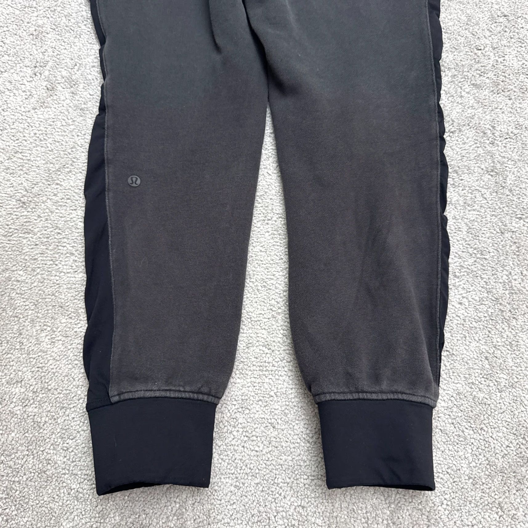 Lululemon Lululemon Jogger Sweatpants Womens 6 Black Zip Pockets Drawstring Activewear Pants Regular Size 28" / US 6 / IT 42 - 4 Thumbnail