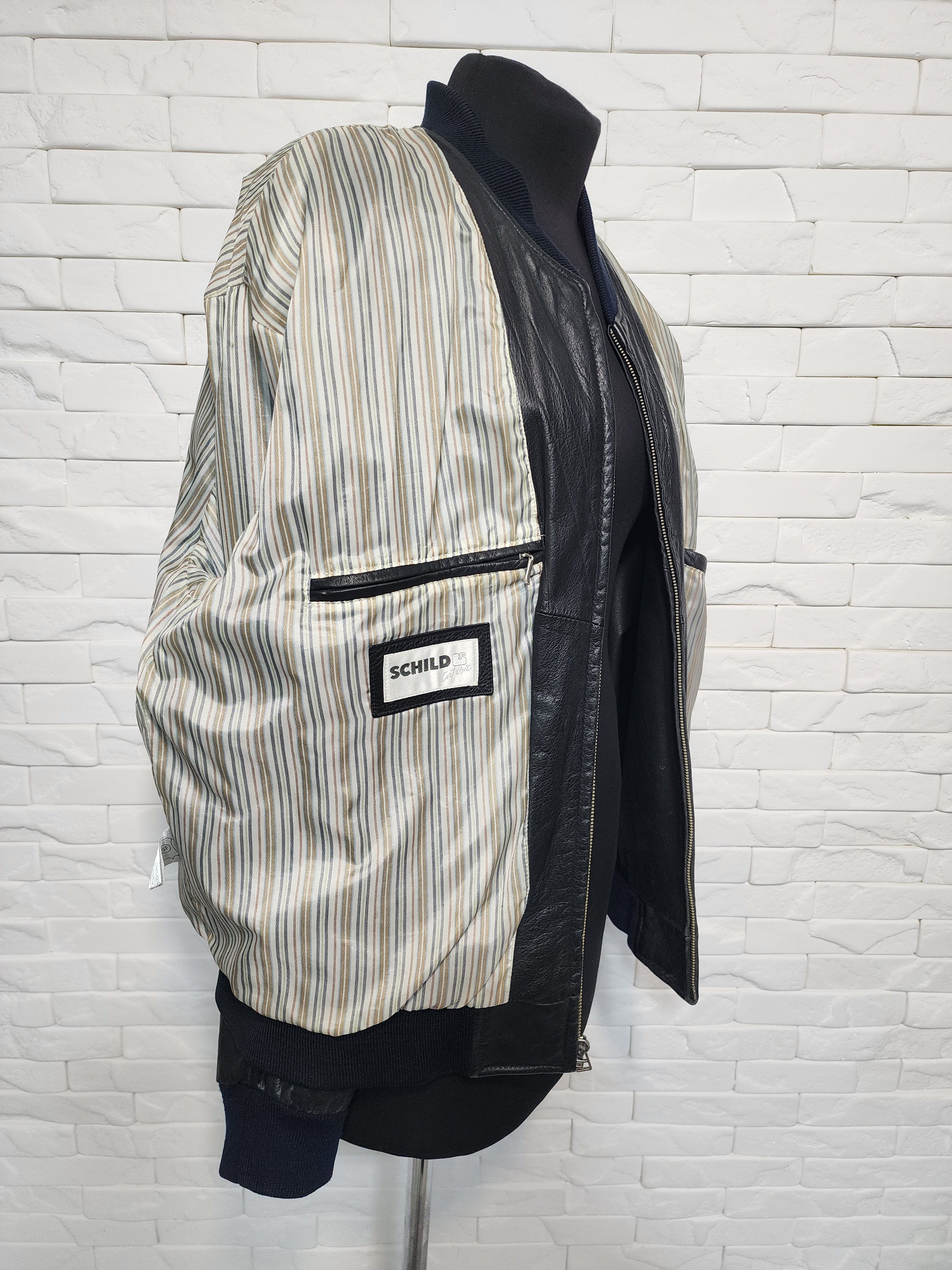 Genuine Leather Men's black leather jacket. Size US L / EU 52-54 / 3 - 8 Thumbnail