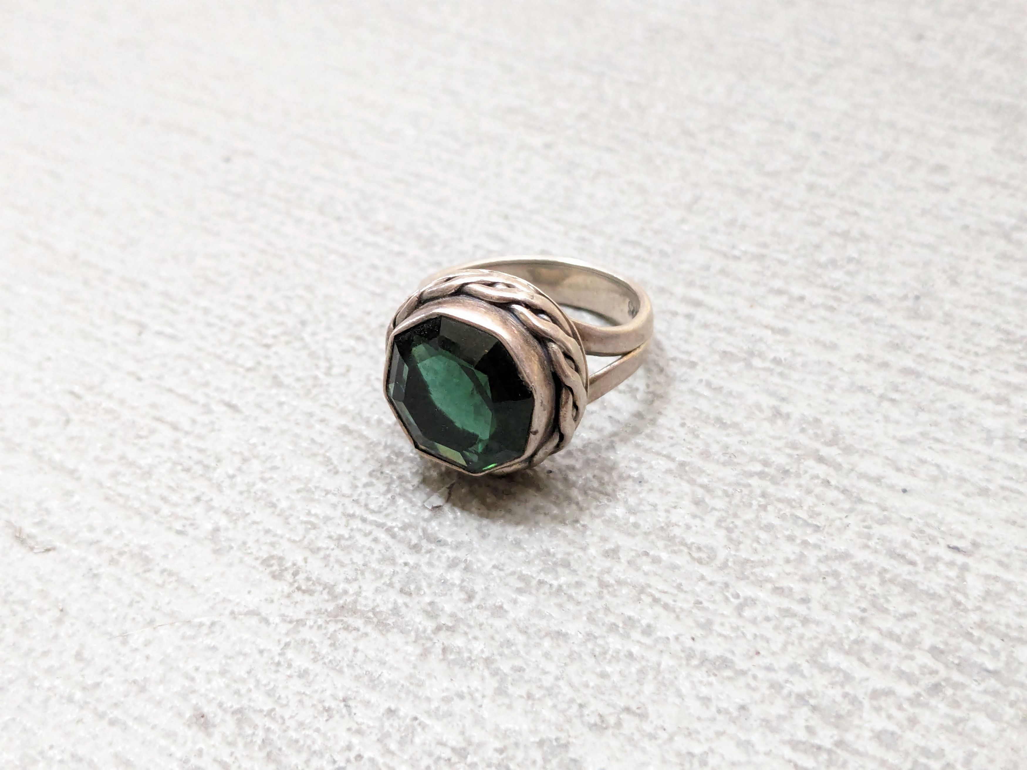 Jewelry Vintage Sterling Silver Ring 5.75 Green Glass Octagon Size ONE SIZE - 4 Thumbnail