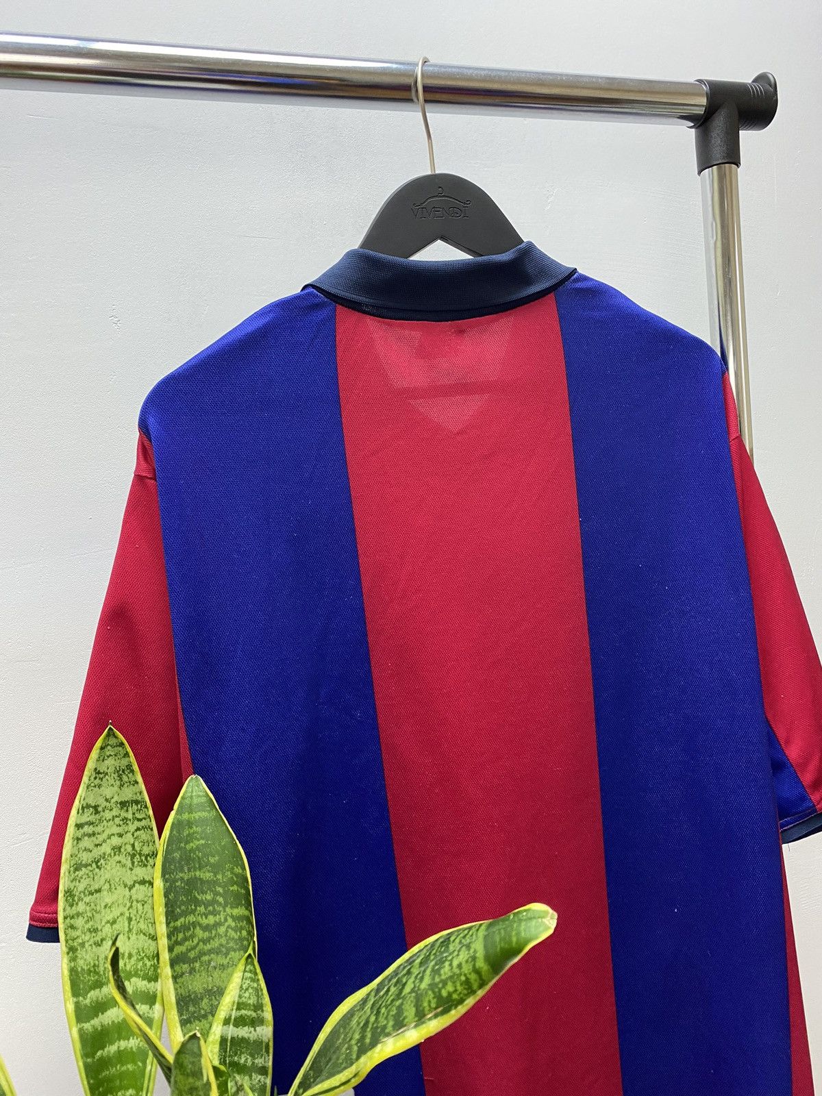 Vintage Vintage FC Barcelona 2000 2001 Home Soccer Jersey Size US XL / EU 56 / 4 - 23 Thumbnail