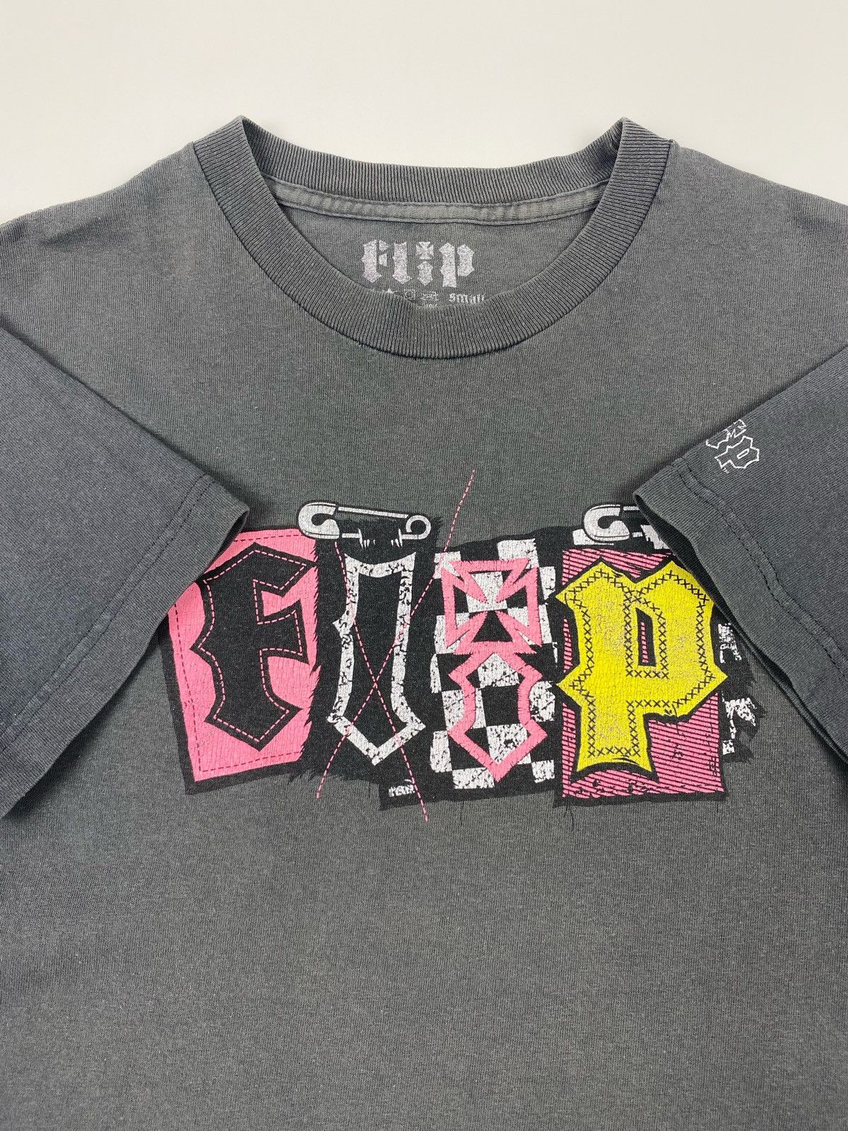 Flip Skateboards Y2K Vintage Flip Skateboards Logo Spell Out Tee Size US S / EU 44-46 / 1 - 2 Thumbnail