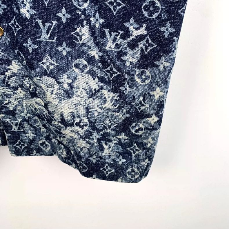 Louis Vuitton Louis Vuitton Blue tie-dye logo presbyopic full print cott Size US M / EU 48-50 / 2 - 4 Thumbnail