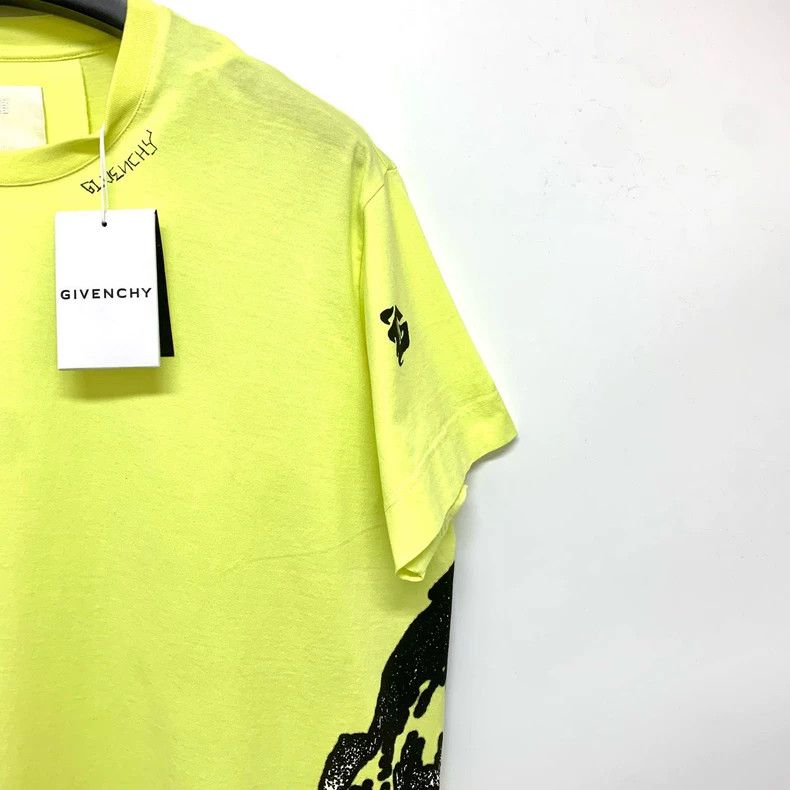 Givenchy Givenchy Spray Painted Smile Short Sleeve 2506-Nextarrow Size US S / EU 44-46 / 1 - 5 Thumbnail