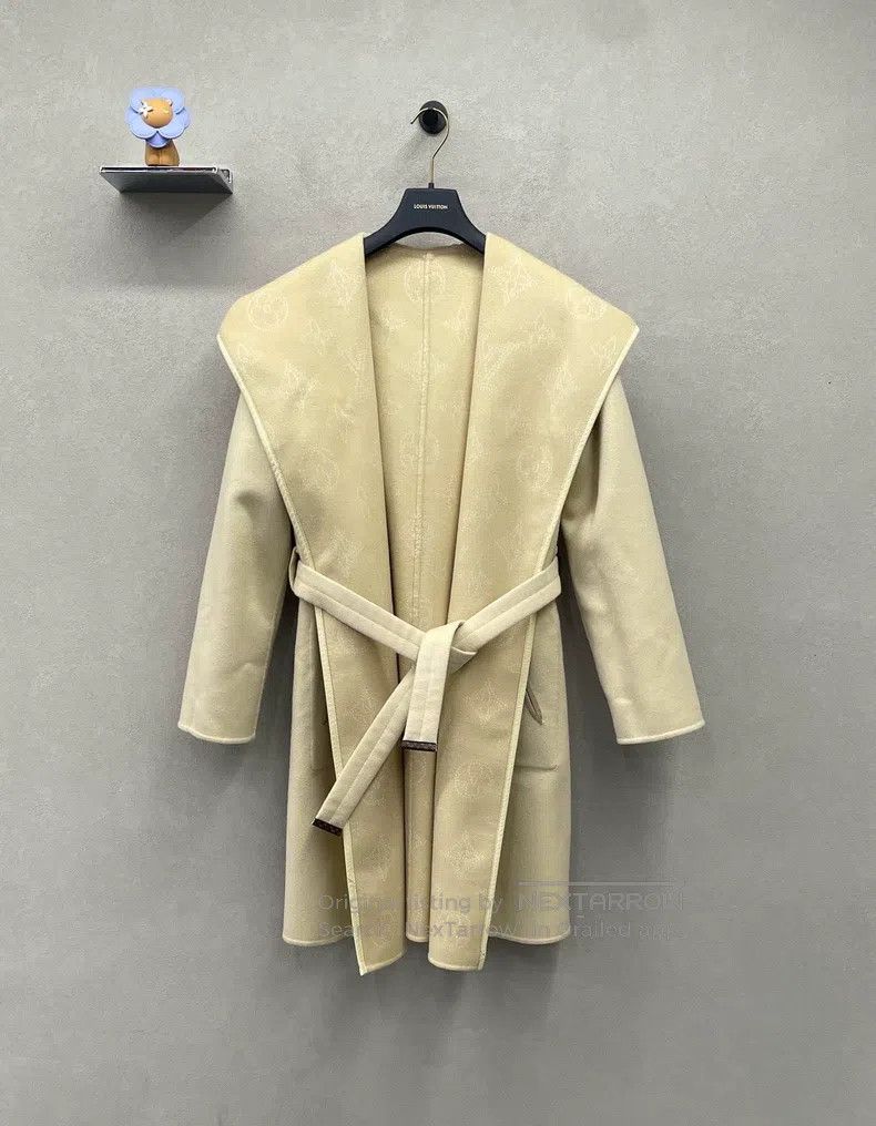 Louis Vuitton Louis Vuitton Beige hooded midi coat Size XS / US 0-2 / IT 36-38 - 1 Thumbnail