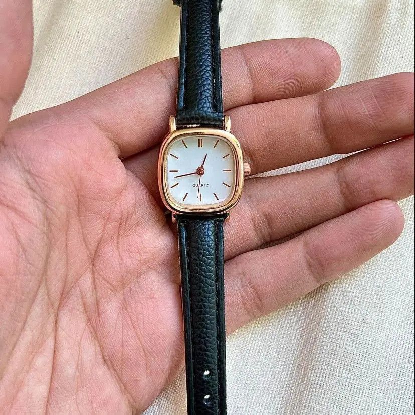 Jewelry x Vintage 2000S Vintage Style Cute Square Black Leather Luxury Watch, Men's