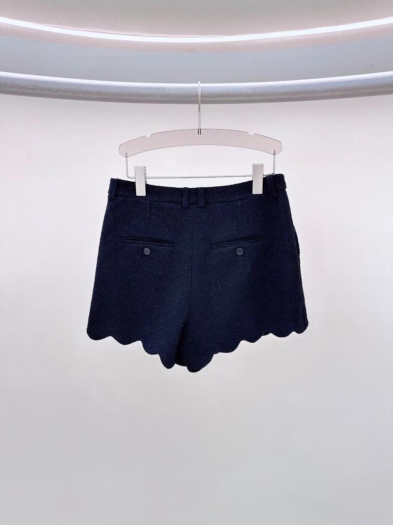 Saint Laurent Paris Saint Laurent Paris Black wavy shorts Size 39" - 2 Thumbnail