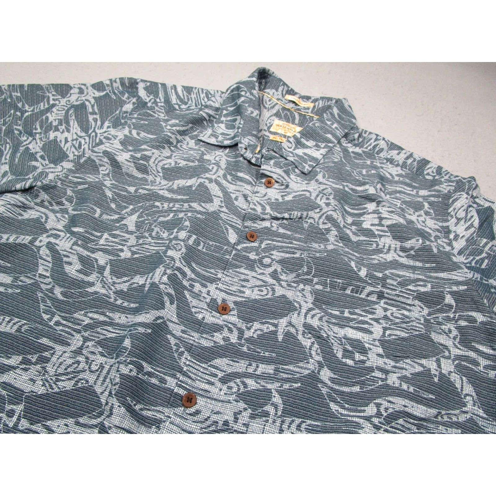 Quiksilver Quiksilver Waterman Shirt Men XL Blue Floral Short Sleeve Button-Up Hawaiian Size US XL / EU 56 / 4 - 2 Thumbnail