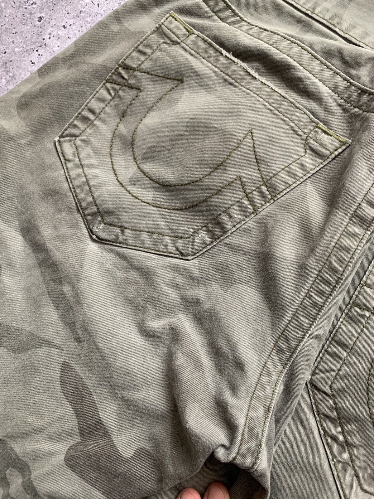 True Religion 🔥CRAZY TRUE RELIGION DISTRESSED CAMO PANTS Y2K Size US 36 / EU 52 - 7 Thumbnail