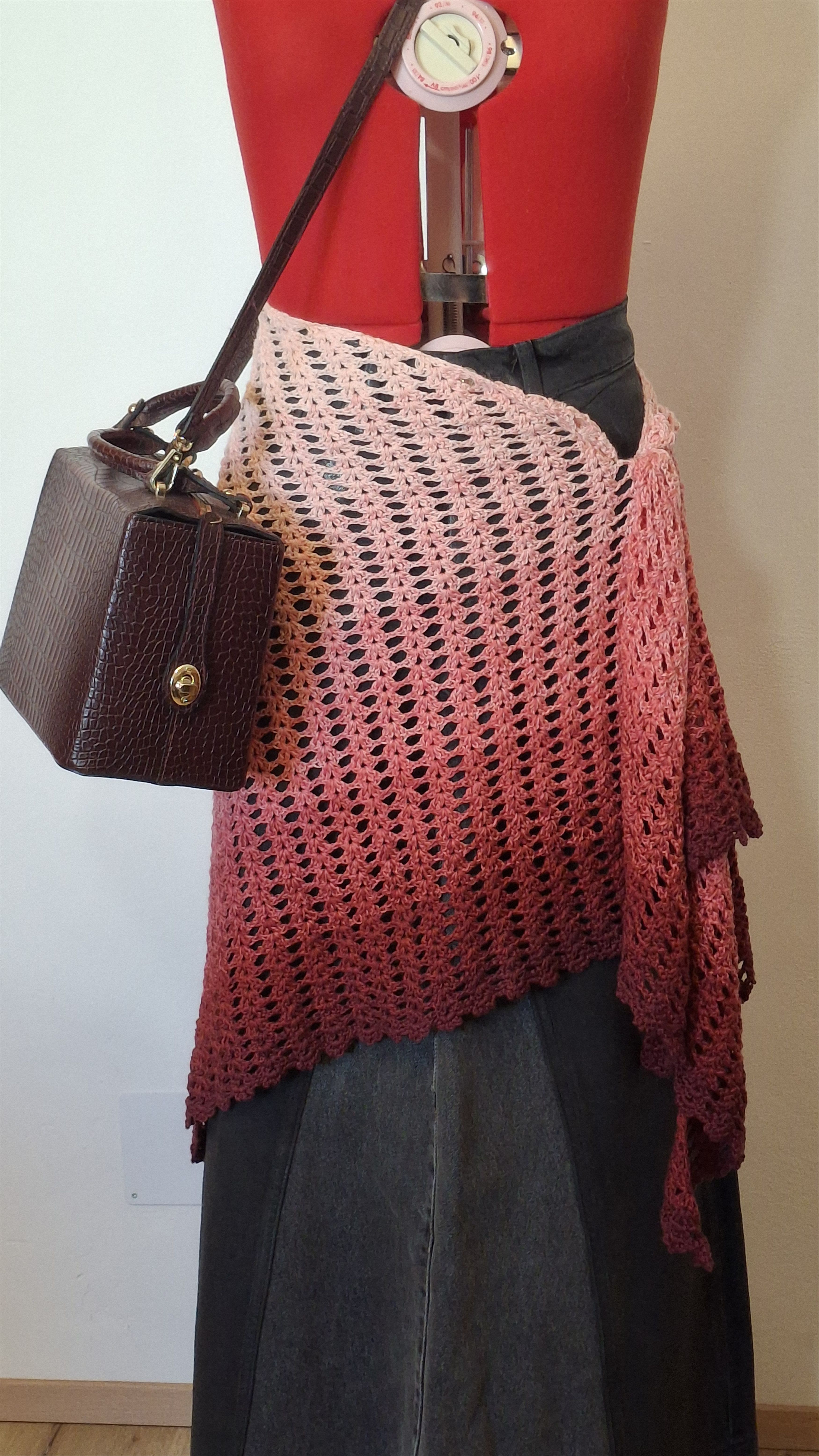 Vintage Avant-Garde Burgundy Croc Doctor Bag: Pristine Y2K Size ONE SIZE - 9 Thumbnail