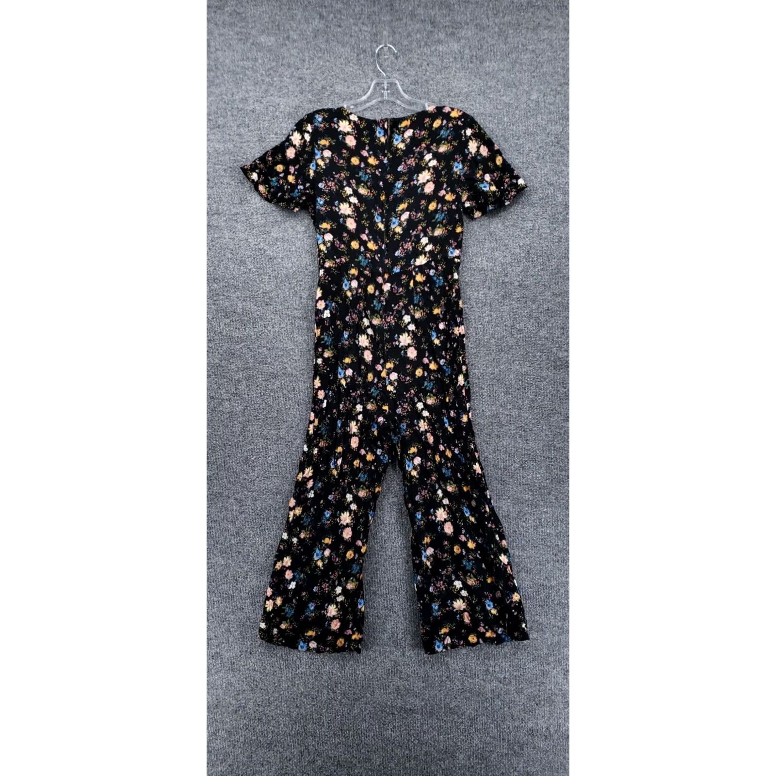 Vintage Wild Fable Womens Black Floral Jumpsuit Romper XS Short Sleeve Capri Size 26" / US 2 / IT 38 - 2 Thumbnail