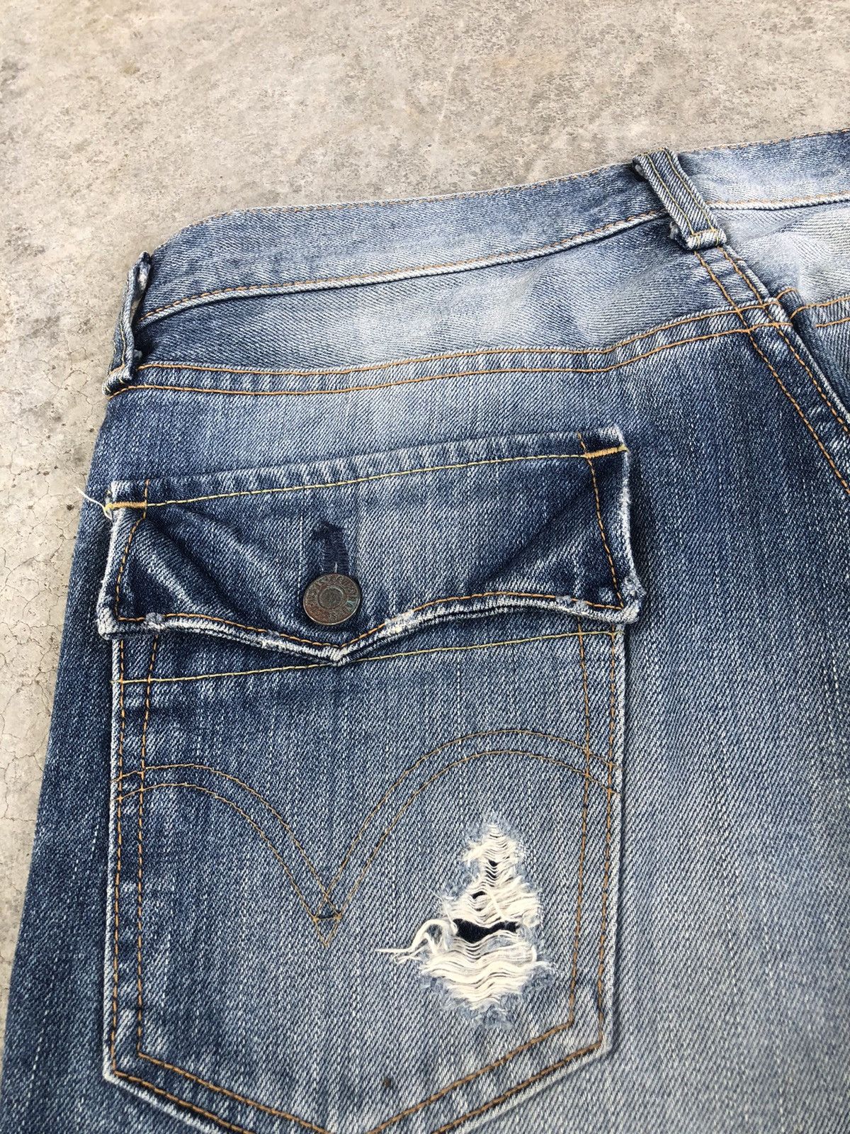 Le Grande Bleu (L.G.B.) Y2k Levis 517 Flared Jeans Distressed Jeans Size US 30 / EU 46 - 15 Thumbnail