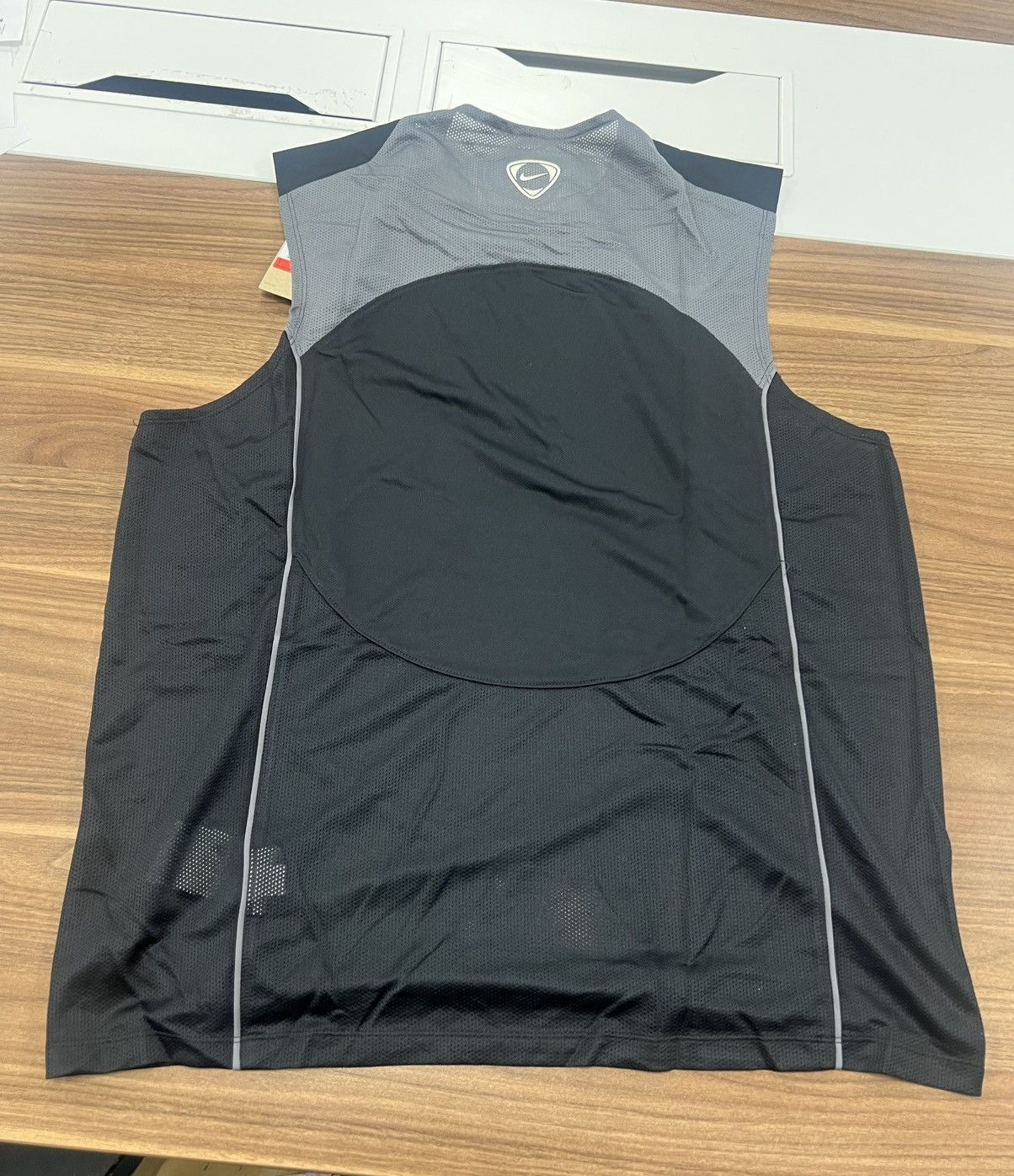 Nike Legendary sold out Nike Total 90 dri-fit sleeveless vest Size US L / EU 52-54 / 3 - 2 Thumbnail