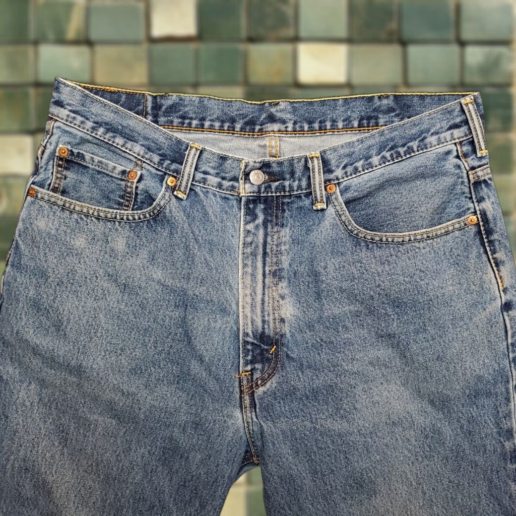 Denime VINTAGE? (No) Levis Jeans Men 38x34 (36x30) Blue 550 Denim Relaxed Fit Straight Cotton Pant Size US 38 / EU 54 - 1 Thumbnail