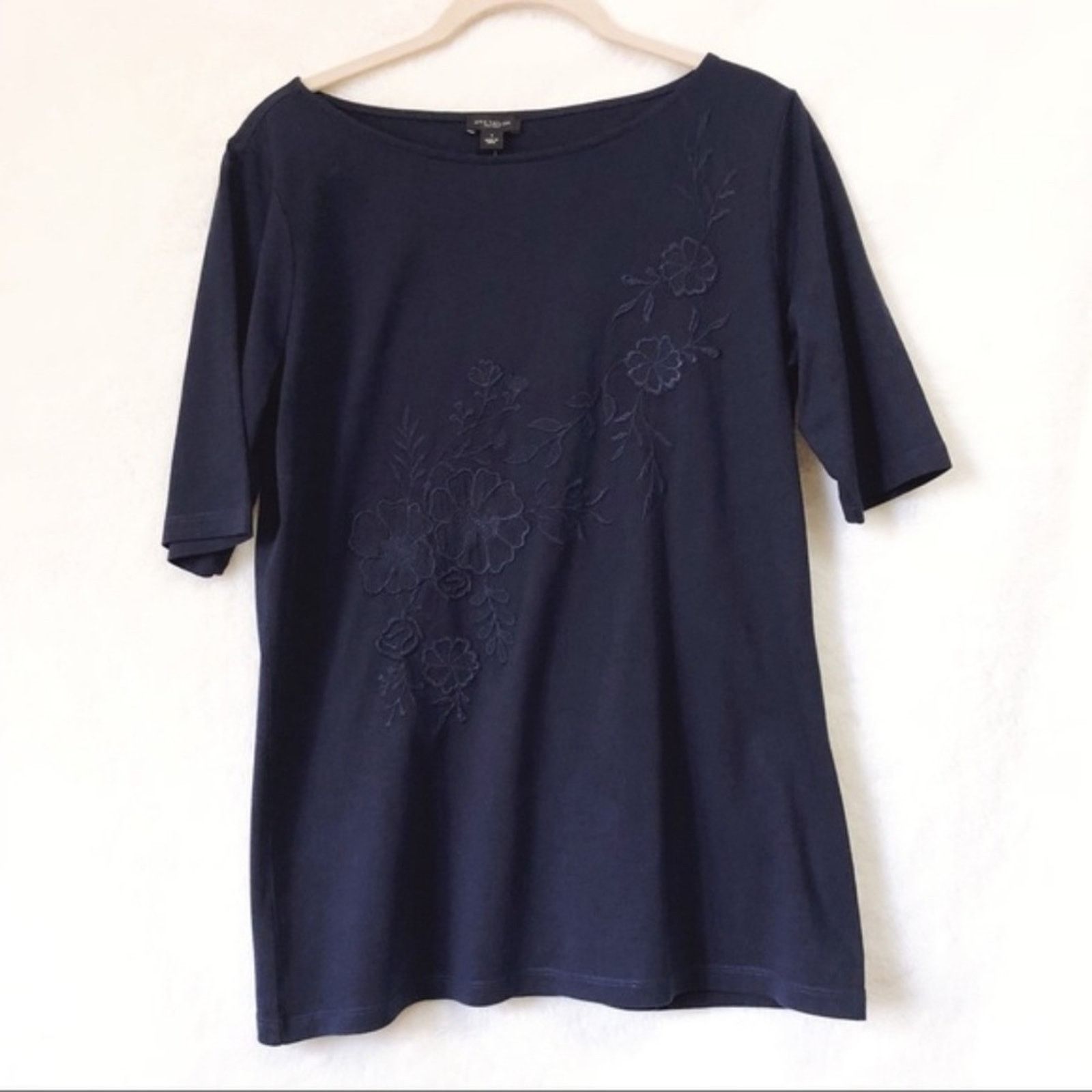 Ann Taylor Ann Taylor Navy Flower Design Short Sleeve Top Size S / US 4 / IT 40 - 5 Thumbnail