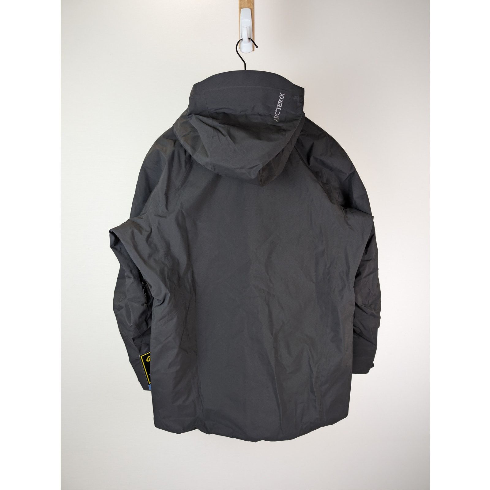 Arc'teryx o1rshd1 Sabre Insulated Jacket in Black Size US L / EU 52-54 / 3 - 12 Thumbnail