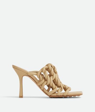 Bottega Veneta Stretch Twist Mule in beige