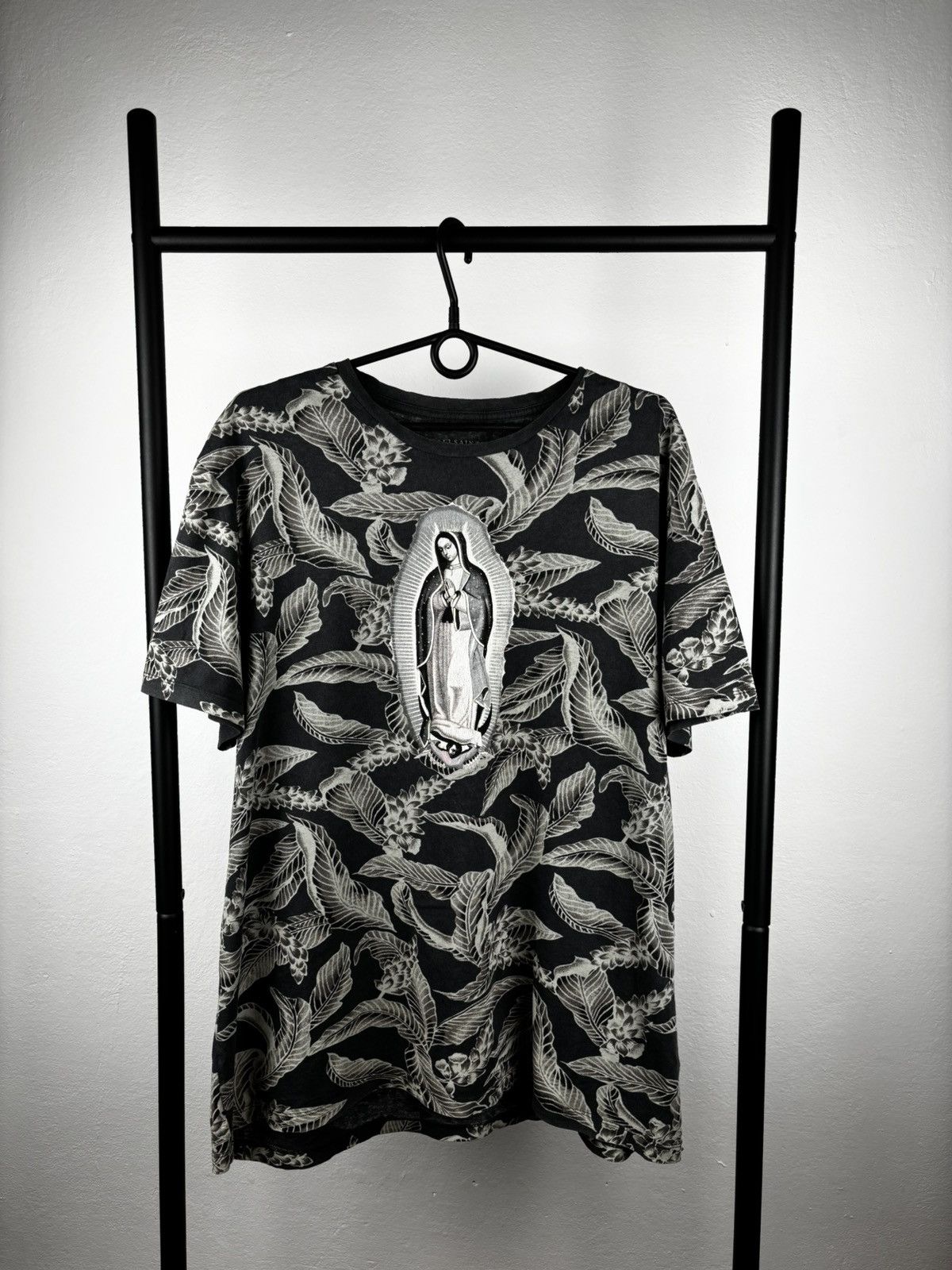 Allsaints × Vintage Allsaints Big Logo God vintage t shirt size M Size US M / EU 48-50 / 2 - 1 Thumbnail