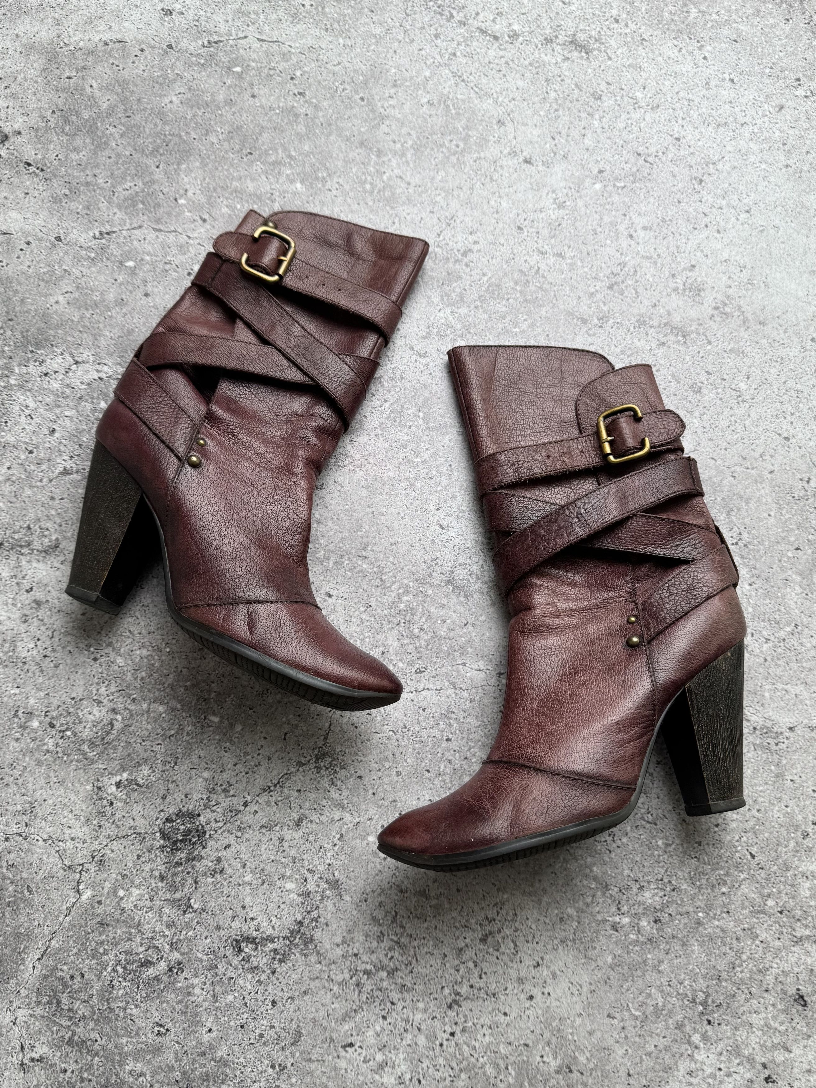 Vintage Y2K Leather Ankle Boots Buckle Strap Block Heel Booties (E8) Size US 8 / IT 38 - 1 Thumbnail