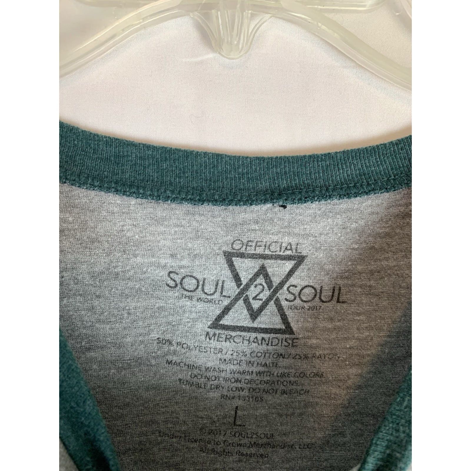 Vintage Tim McGraw & Faith Hill Soul 2 Soul World Tour 2017 Men's L T-Shirt Green Cotton Crew Neck Short Sleeve Graphic Print Solid Vintage? No Size US L / EU 52-54 / 3 - 3 Thumbnail