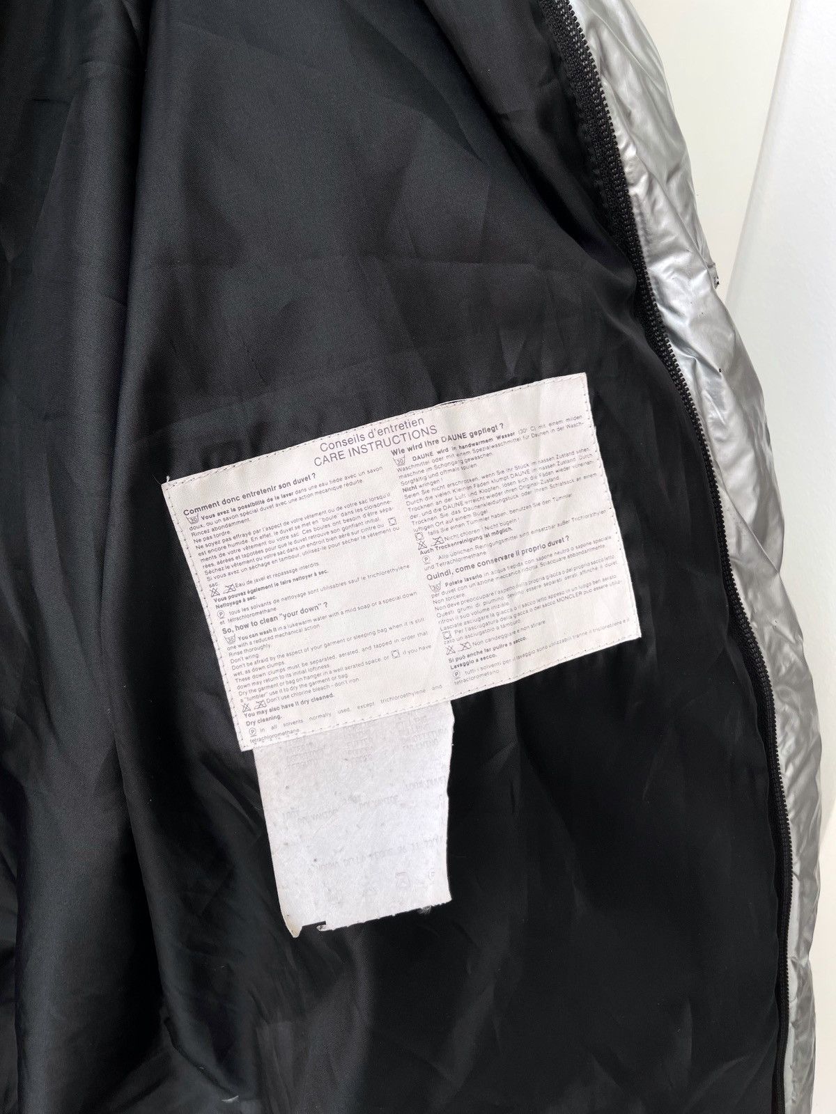 Moncler Vintage Moncler Grenoble Silver Puffer Jacket Down 90’s Size US L / EU 52-54 / 3 - 11 Thumbnail