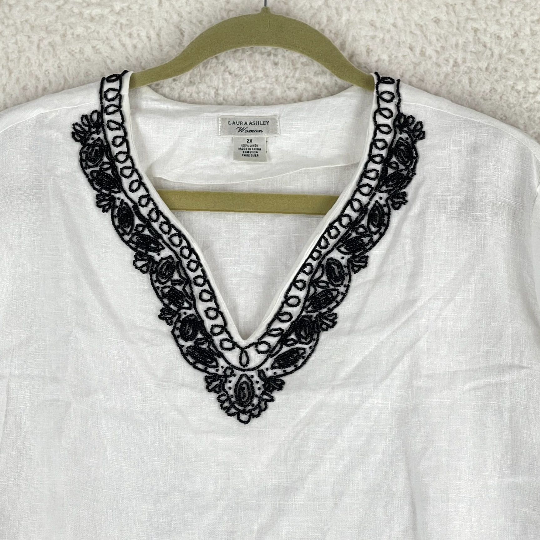 Laura Ashley Laura Ashley Womens 2X White Embroidered Linen V-Neck Shirt Size XXL / US 16-18 / IT 52-54 - 5 Thumbnail