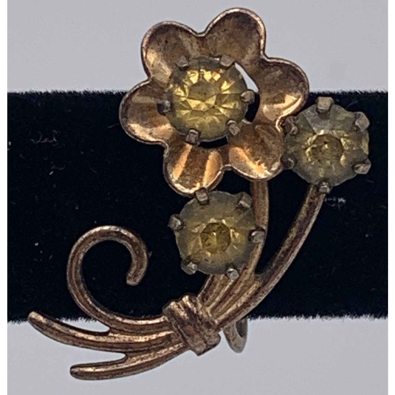 Other Earrings Gold Tone Peridot Flowers Costume 1950's VTG READ Size ONE SIZE - 3 Thumbnail