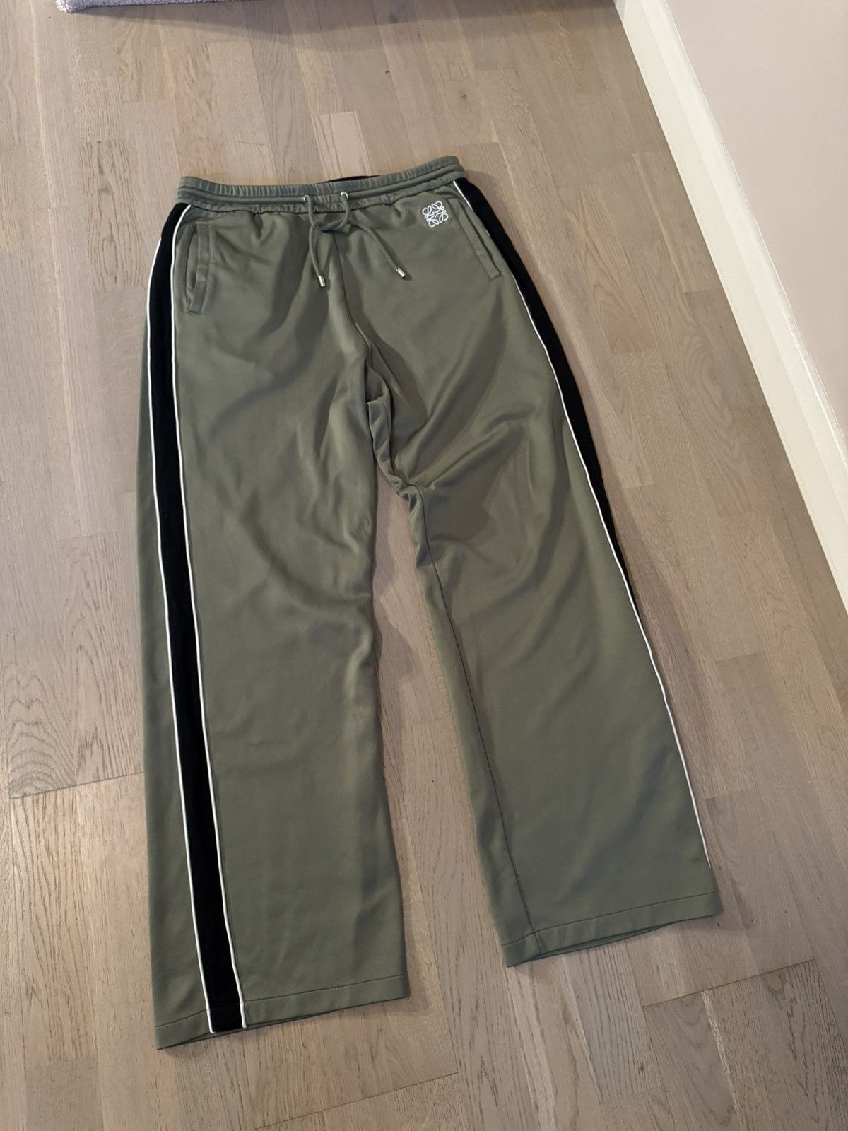 Loewe LOEWE joggers pants SEE REAL TAPE MEASUREMENTS IN PHOTOS Size US 31 - 1 Thumbnail
