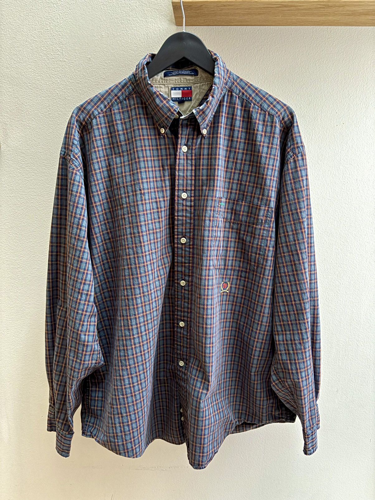 Tommy Hilfiger Tommy Hilfiger VTG 90s brown/blue plaid dress shirt XL Size US XL / EU 56 / 4 - 1 Thumbnail