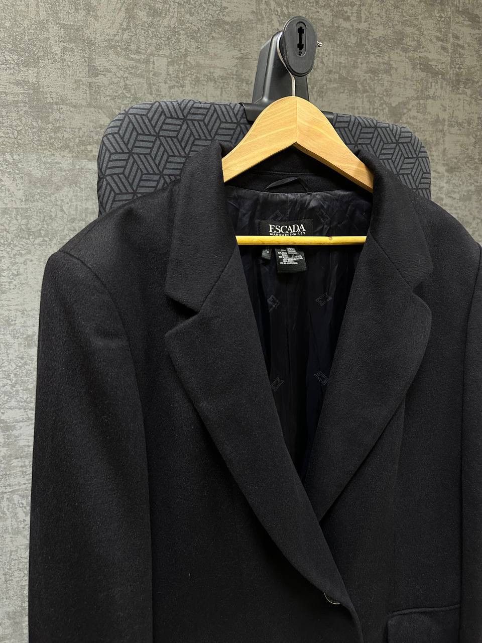 Escada × Vintage Vintage Escada Black Wool Blazer Size 38R - 11 Thumbnail