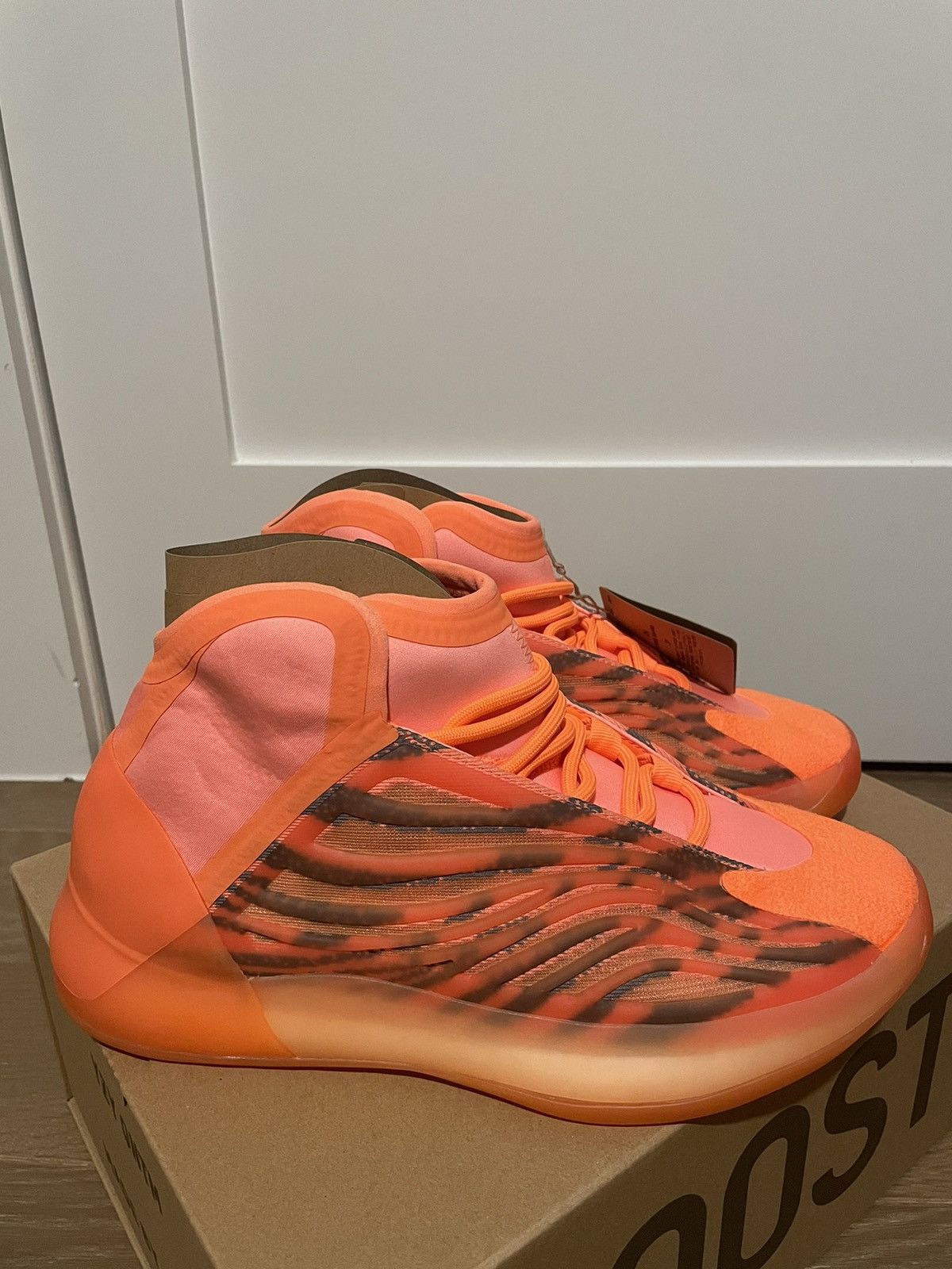 Yeezy Adidas Yeezy Quantum Hi-Res Orange size 9 Size US 9 / EU 42 - 5 Thumbnail