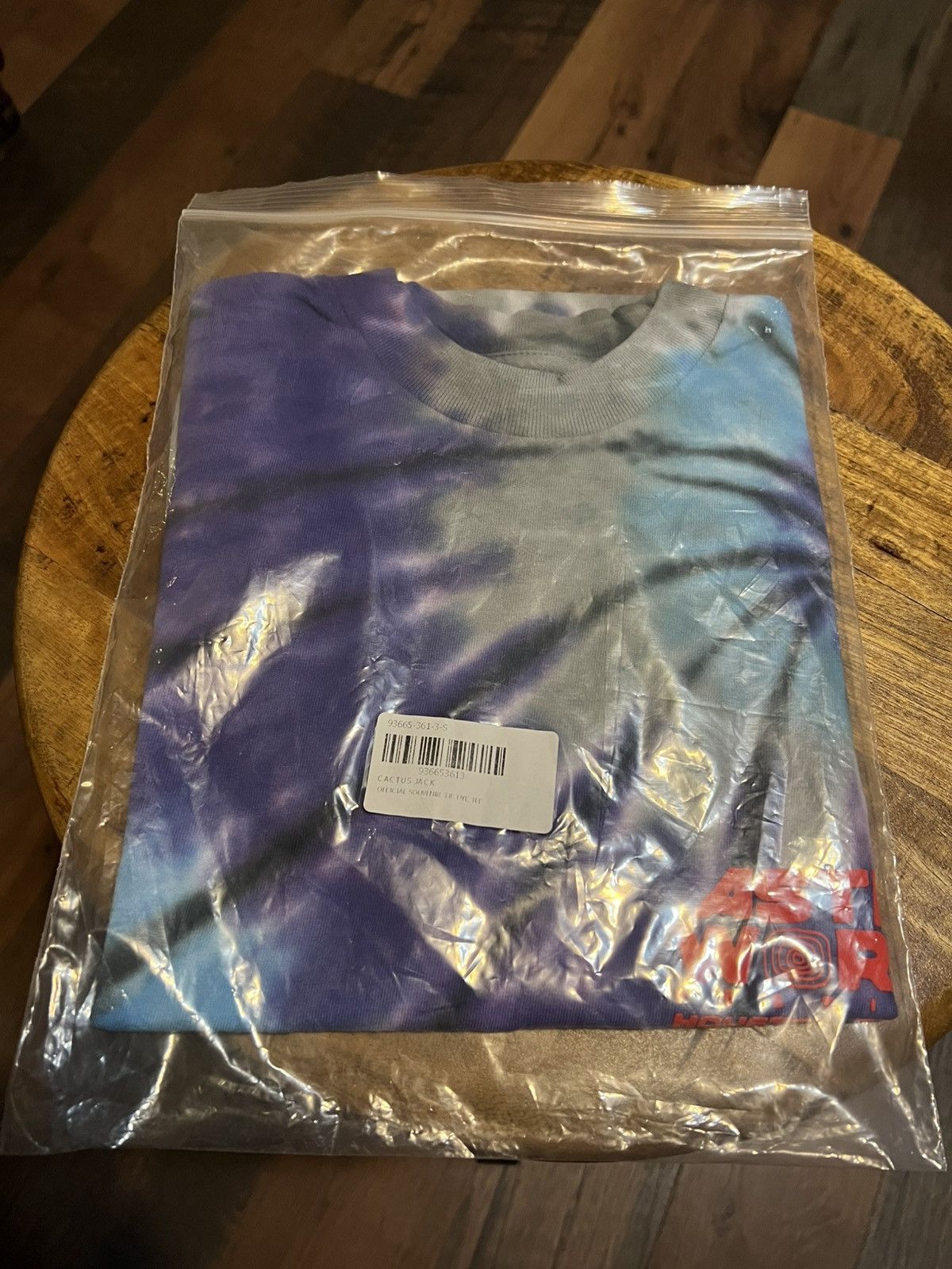 Travis Scott Travis Scott Astroworld Festival 2019 Official Souvenir tee Size US S / EU 44-46 / 1 - 4 Thumbnail