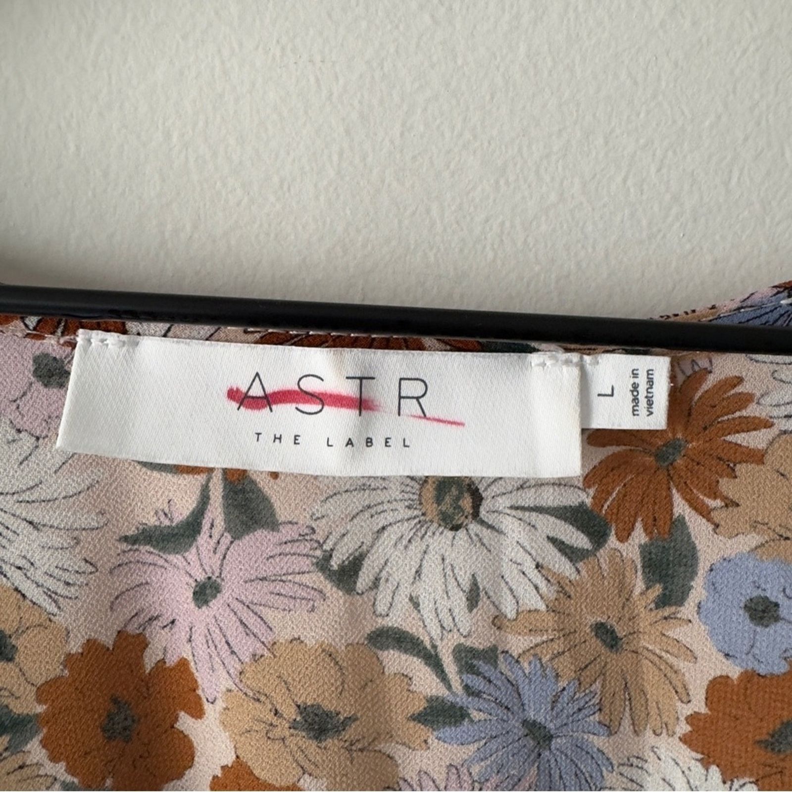 ASTR The Label Astr the Label Revolve Multicolor Flutter Sleeve Mini Dress Size L / US 10 / IT 46 - 8 Thumbnail
