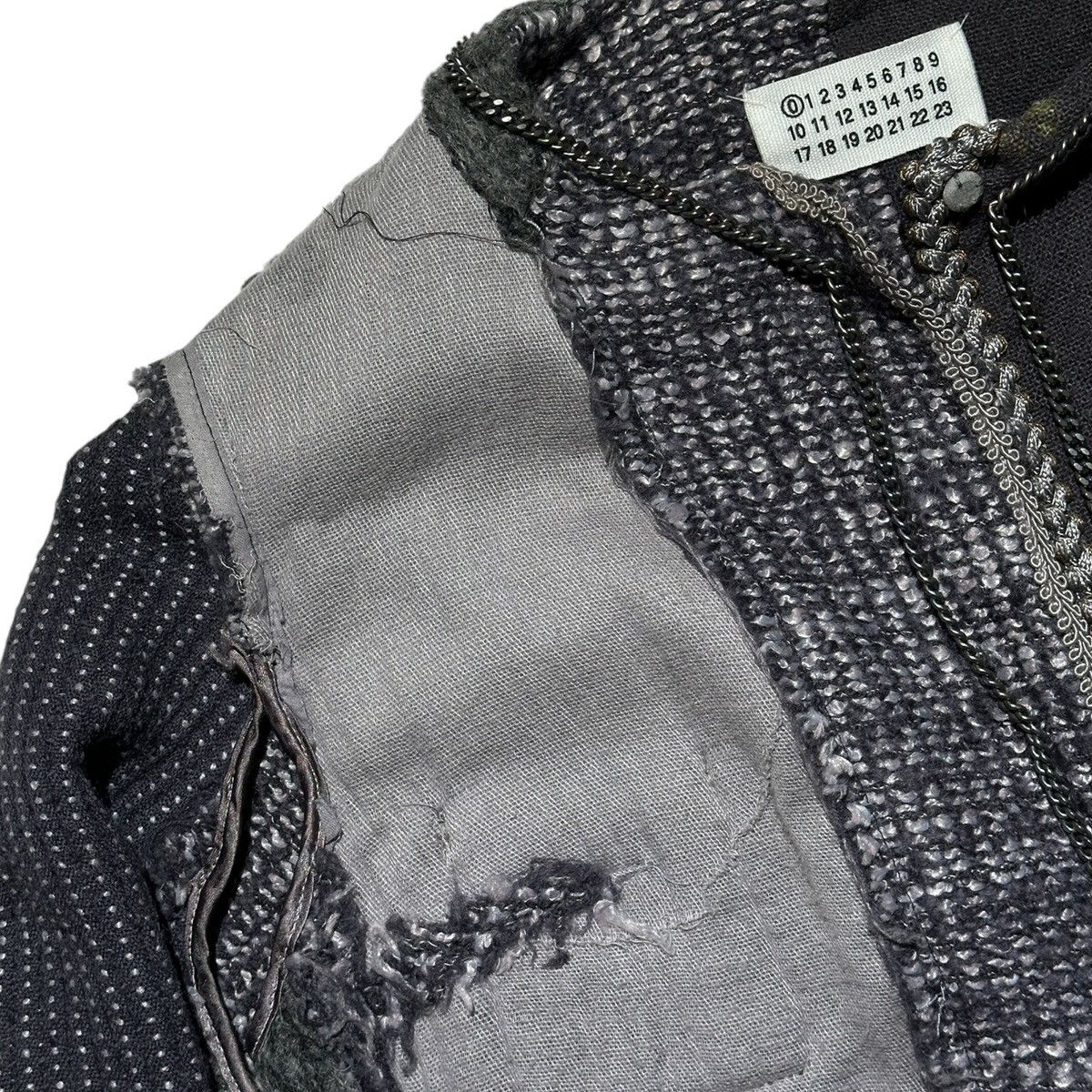 Maison Margiela 2004 artisanal tweed deconstructed chanel jacket Size US M / EU 48-50 / 2 - 2 Thumbnail