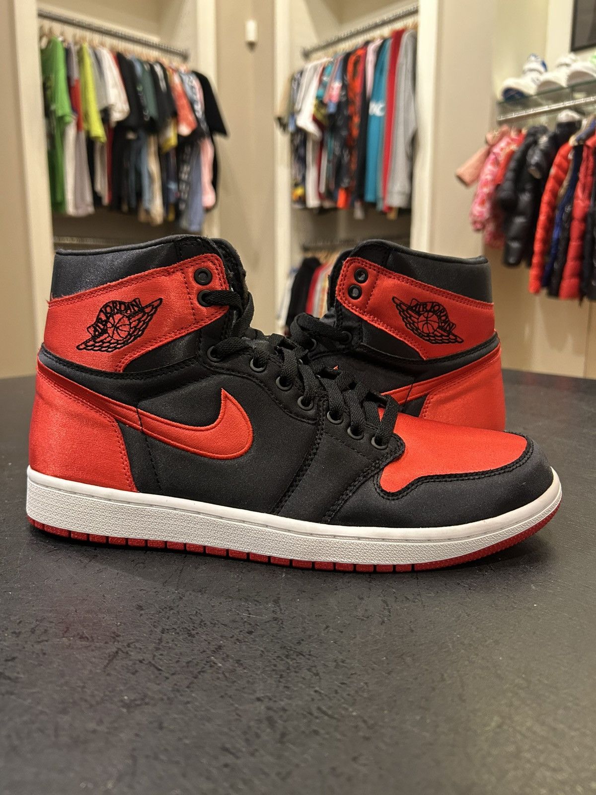 Jordan Brand Jordan 1 Retro ‘Satin Banned’ Numbered Pair Size US 10.5 / EU 43-44 - 2 Thumbnail