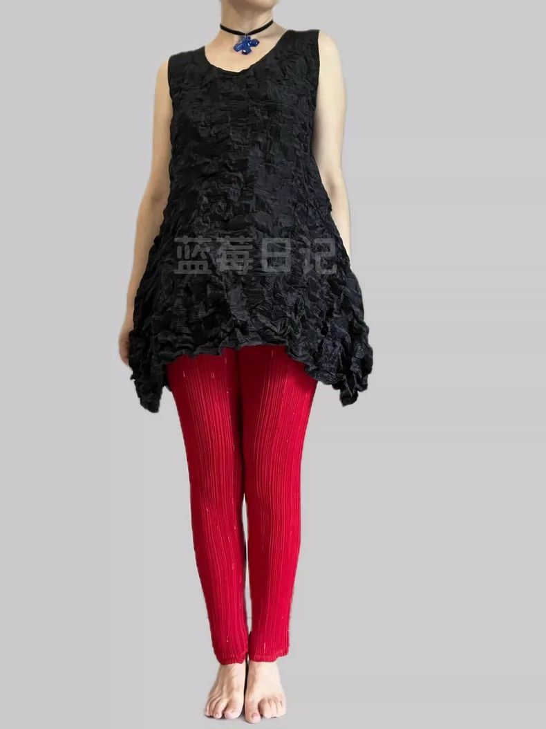 Issey Miyake Issey Miyake size:M Red pleated mainline trousers Size 31" - 4 Thumbnail