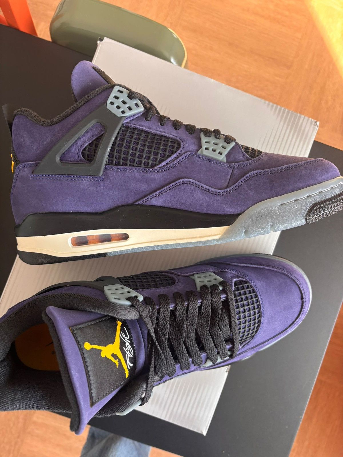 Jordan Brand Air Jordan Retro 4 Lakers Size US 10 / EU 43 - 1 Thumbnail