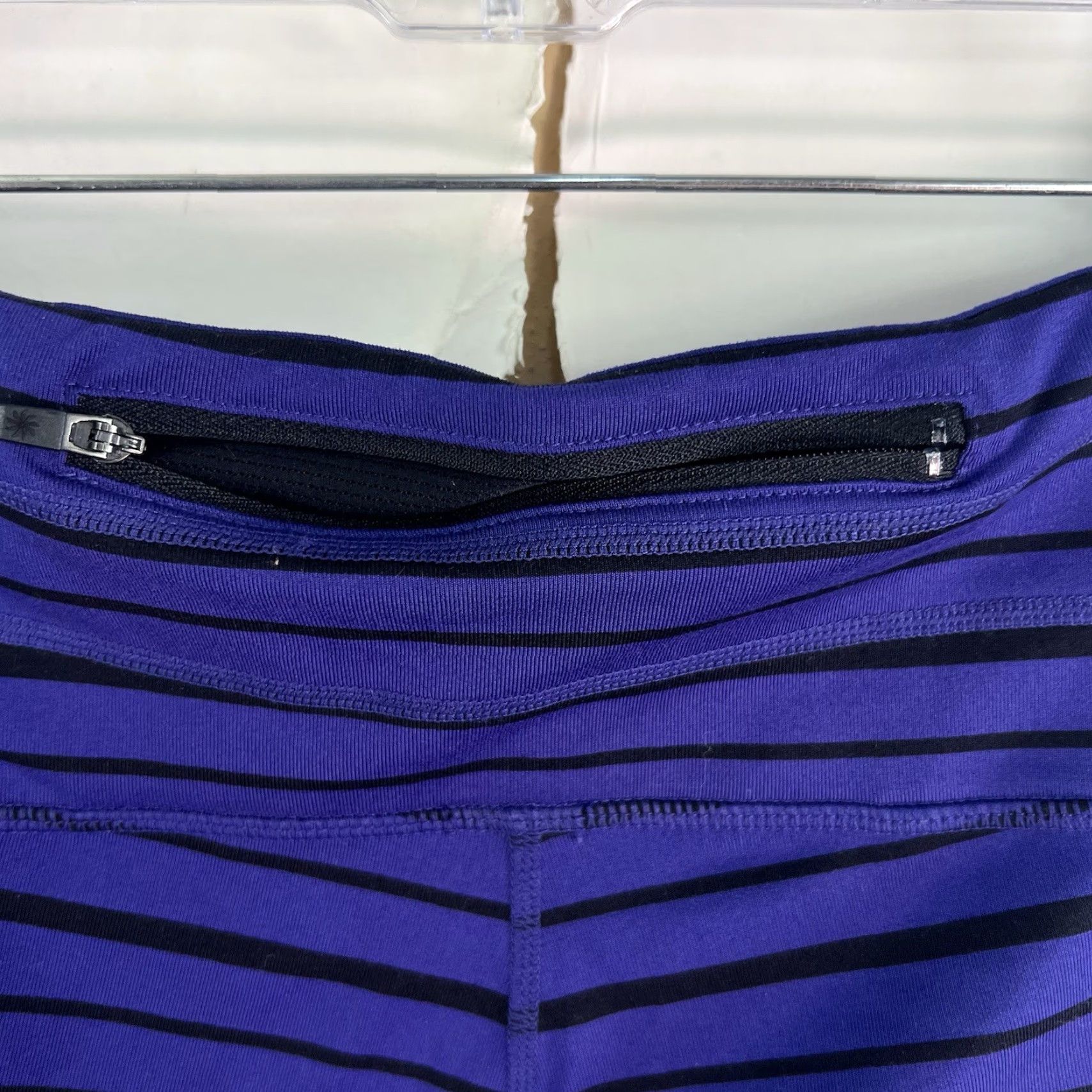 Athleta Athleta Leggings Shirt Womens Small Purple Striped 29in Inseam 27in NYLON/Polyester/Spandex Athleisure Yoga Activewear Size 28" / US 6 / IT 42 - 5 Thumbnail