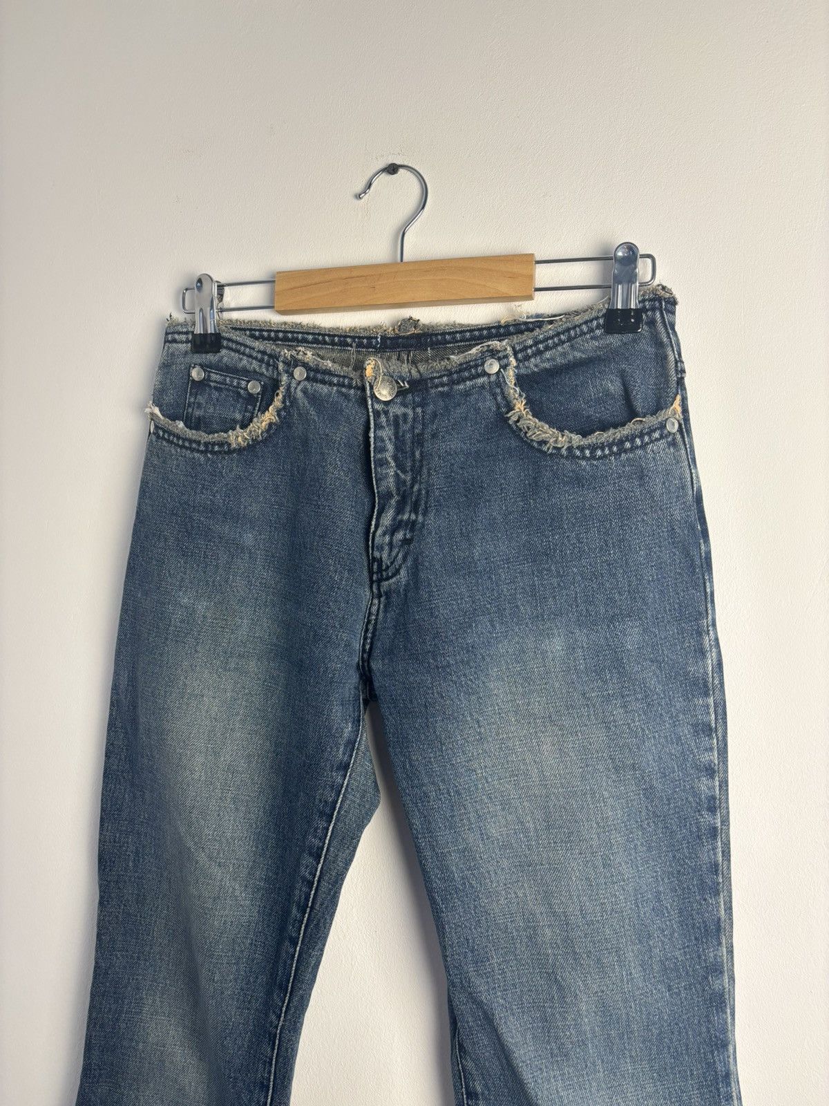 Japanese Brand Vintage Y2K Lowrise Flare Washed Jeans Size 28" / US 6 / IT 42 - 4 Thumbnail