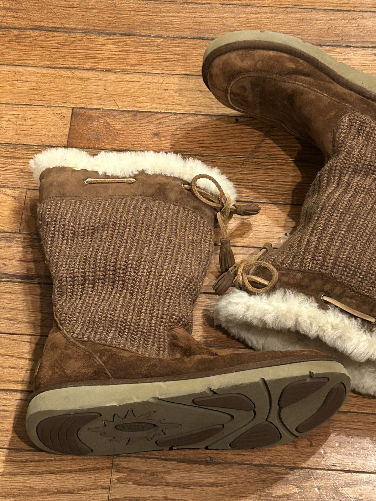 Ugg Ugg Suburb Chocolate Brown Size US 8 / IT 38 - 13 Thumbnail
