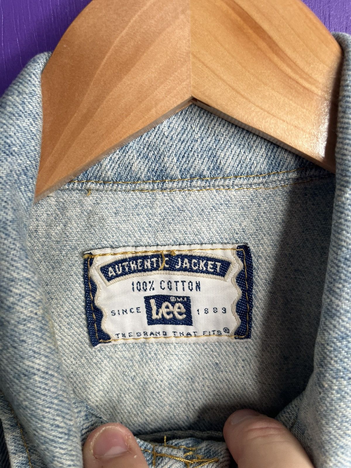 Lee × Vintage Vintage 90s Lee lightwash patches denim jacket Size US L / EU 52-54 / 3 - 4 Thumbnail