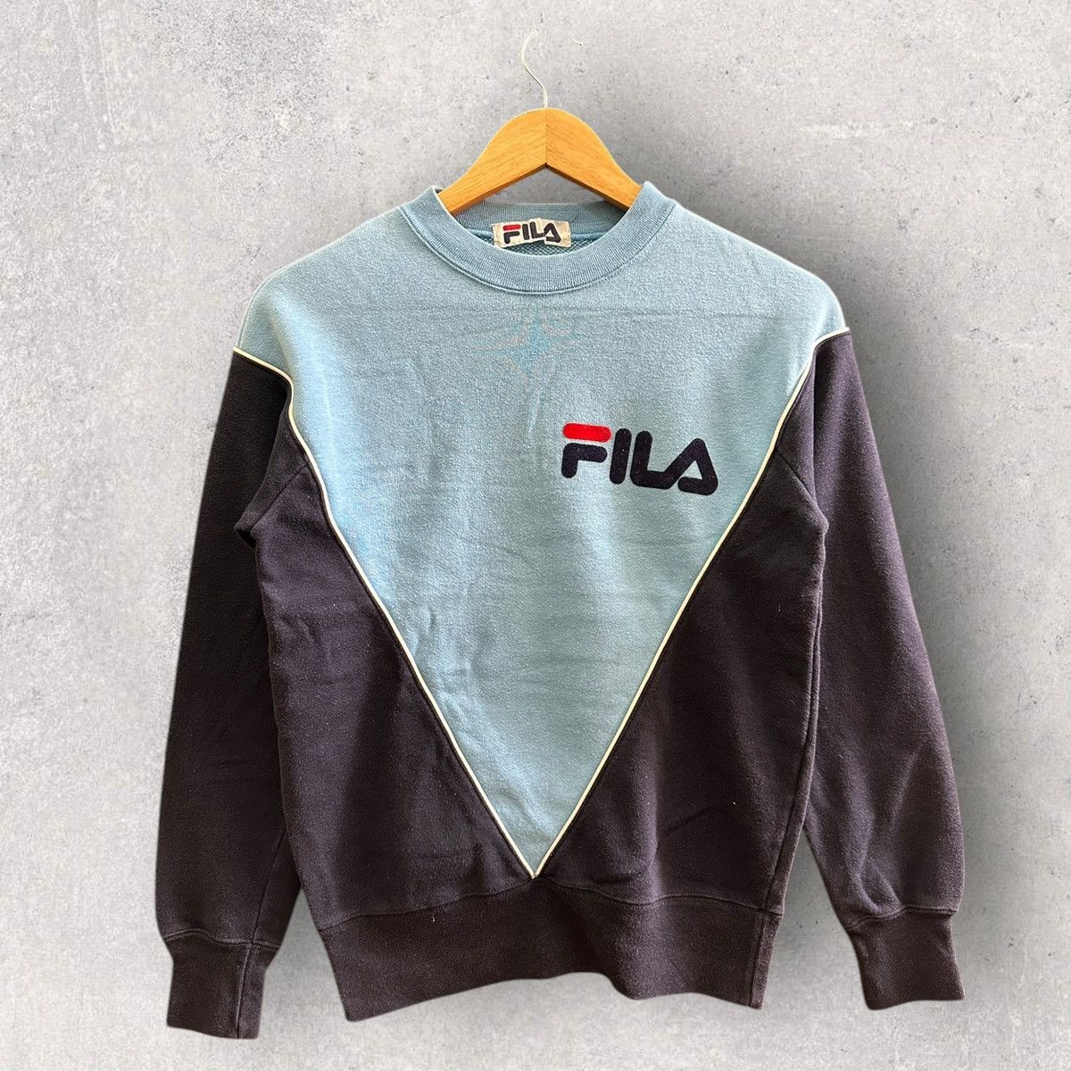 Fila × Vintage Vintage 90’s Fila Velvet Logo Crewneck Sweatshirt Size S / US 4 / IT 40 - 1 Thumbnail
