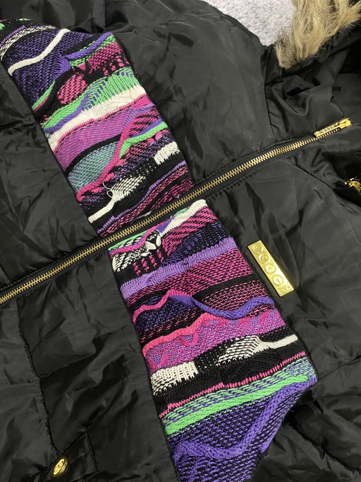 Rare Design Vintage Brand Coogi Puffer Jacket 2000s