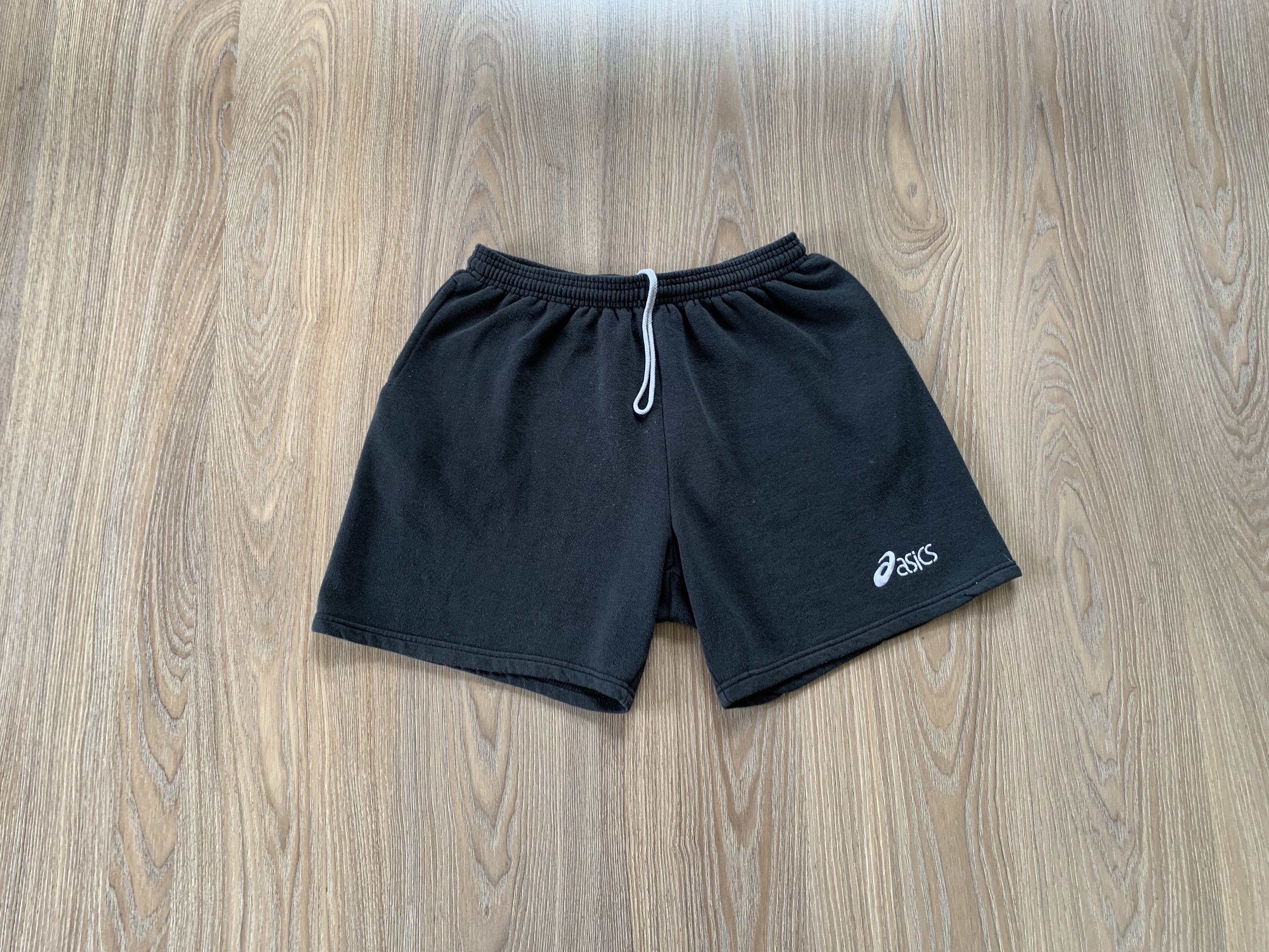 Asics × Japanese Brand × Vintage Mens Asics Vintage Black Cotton Shorts Size US 34 / EU 50 - 1 Thumbnail